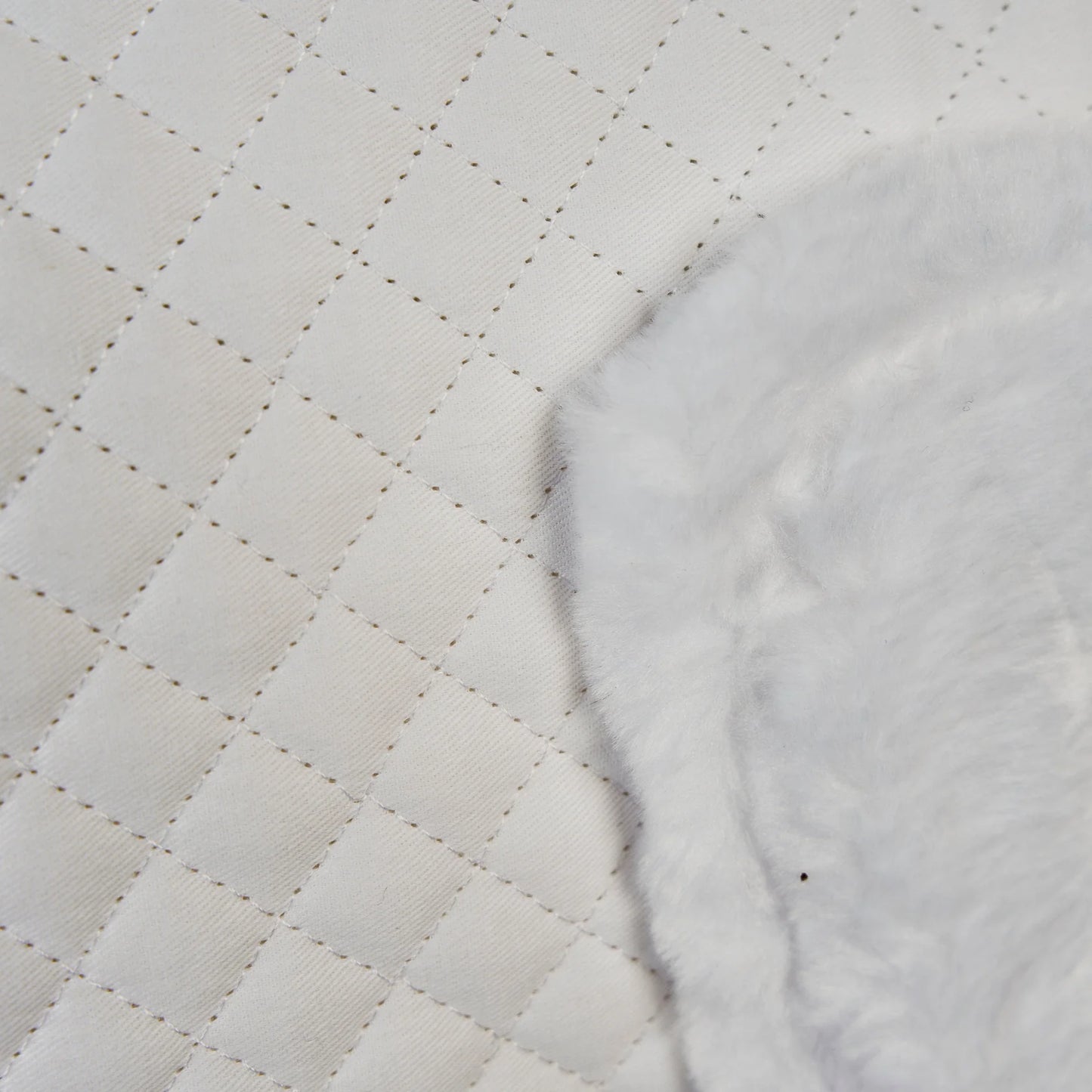 Shires Supafleece Rimmed Shaped Pad